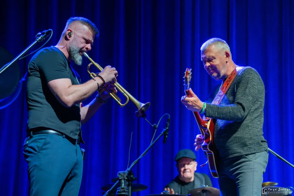 Zespół Raz Dwa Trzy na scenie, koncert jubileuszowy na 35-lecie (11)