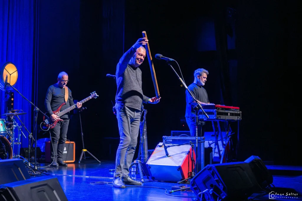 Zespół Raz Dwa Trzy na scenie, koncert jubileuszowy na 35-lecie (16)